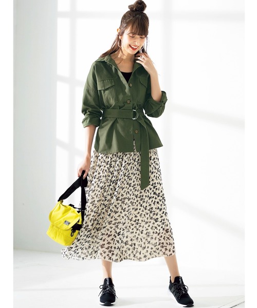 GeeRA(ジーラ)の「ベルト付ミリタリージャケット(ミリタリージャケット・レディース・ベージュ/カーキ・MEDIUM/LARGE/X-LARGE/XX-LARGE)」の3枚目の写真