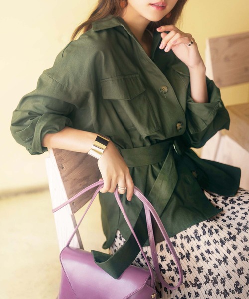 GeeRA(ジーラ)の「ベルト付ミリタリージャケット(ミリタリージャケット・レディース・ベージュ/カーキ・MEDIUM/LARGE/X-LARGE/XX-LARGE)」の4枚目の写真