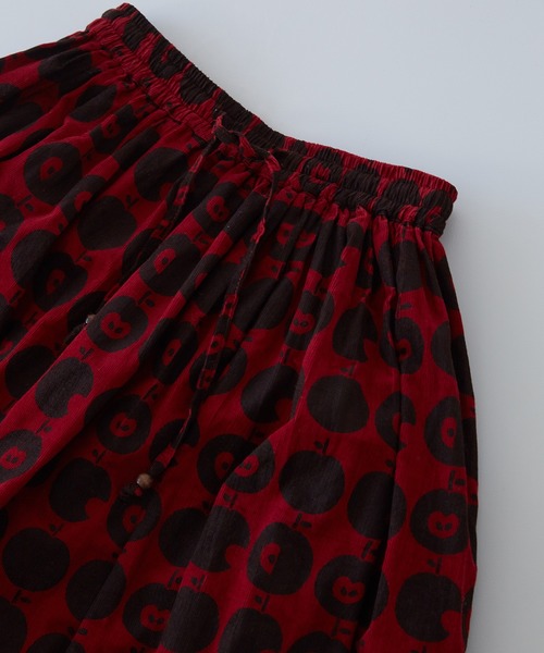 Fillil（フィリル）の「リンゴプリント コーデュロイスカート  