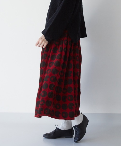 Fillil（フィリル）の「リンゴプリント コーデュロイスカート  