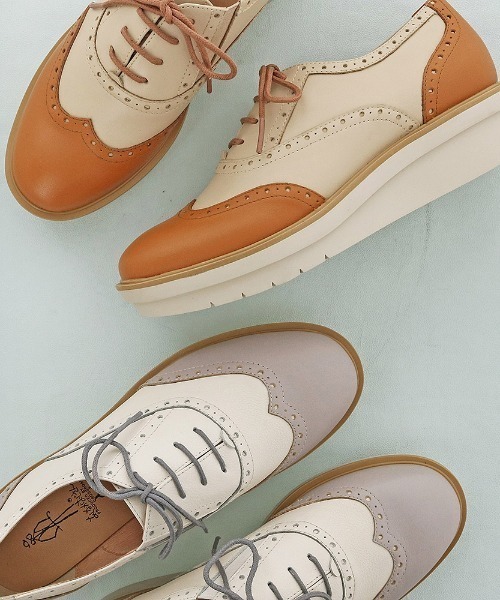 あしながおじさん（アシナガオジサン）の「〈あしながおじさん〉厚底ウィングチップシューズ（ドレスシューズ・レディース・ホワイト/ブラック/グレー/ライトブラウン・22.5cm/23.5cm/24.5cm/23.0cm/24.0cm）」の3枚目の写真