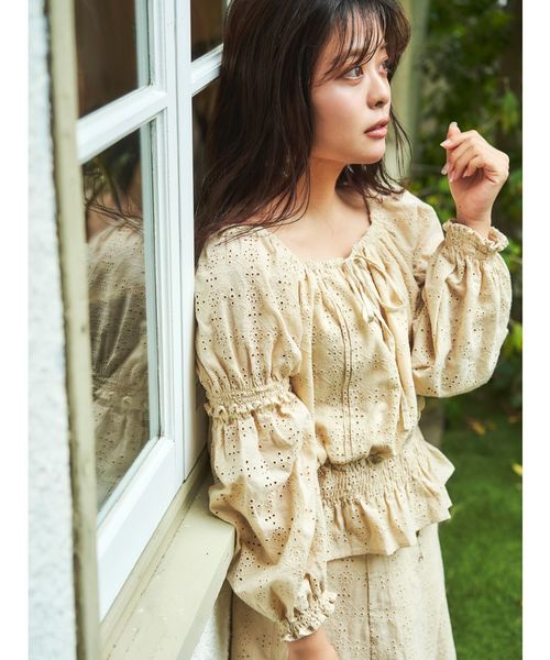 dazzlin(ダズリン)の「【ももち×dazzlin】4WAYレースブラウス(シャツ/ブラウス・レディース・ホワイト/ベージュ/サーモンピンク/ブラック・FREE)」の3枚目の写真