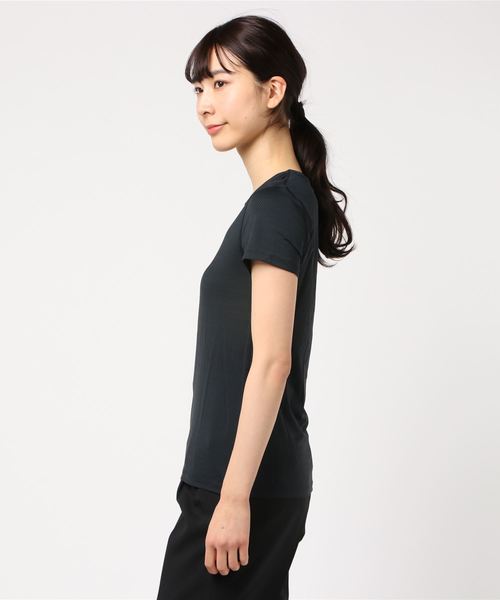 Reebok(リーボック)の「アクティブチル グラフィック Tシャツ / ACTIVCHILL Graphic Tee(Tシャツ/カットソー・レディース・ブラック/ホワイト・SMALL/MEDIUM/LARGE/X-LARGE/XX-SMALL/XXX-LARGE)」の3枚目の写真