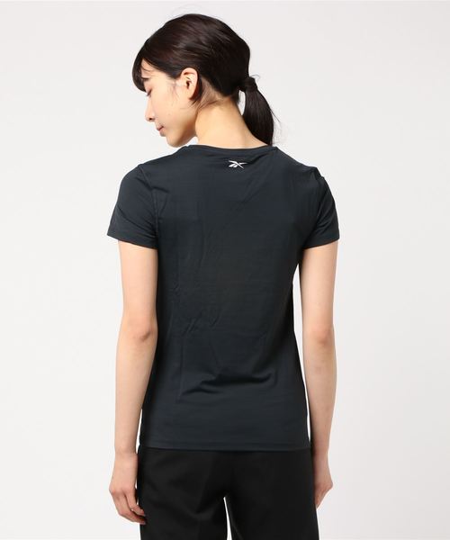 Reebok(リーボック)の「アクティブチル グラフィック Tシャツ / ACTIVCHILL Graphic Tee(Tシャツ/カットソー・レディース・ブラック/ホワイト・SMALL/MEDIUM/LARGE/X-LARGE/XX-SMALL/XXX-LARGE)」の4枚目の写真