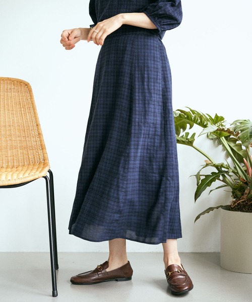 earth music&ecology（アースミュージックアンドエコロジー）の「チェックサッカーセミフレアスカート ＊（スカート・レディース・ミント/ベージュ/ネイビー/ピンク・FREE）」の4枚目の写真