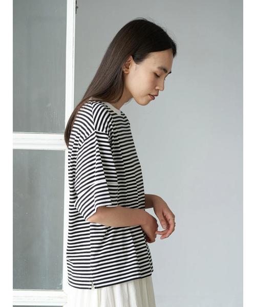 AMERICAN HOLIC（アメリカンホリック）の「袖折り返しクルーネックゆるカットプルオーバー　＊〇（Tシャツ/カットソー・レディース・ブラック/オフホワイト/ピンクベージュ/その他7・FREE）」の10枚目の写真