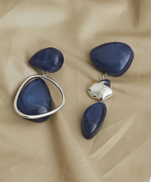 UNITED TOKYO（ユナイテッドトウキョウ）の「マーブルペブルピアス（ピアス（両耳用）・レディース・ブラウン/ネイビー・FREE）」の2枚目の写真