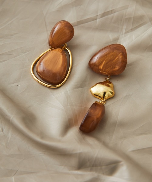 UNITED TOKYO（ユナイテッドトウキョウ）の「マーブルペブルピアス（ピアス（両耳用）・レディース・ブラウン/ネイビー・FREE）」の3枚目の写真