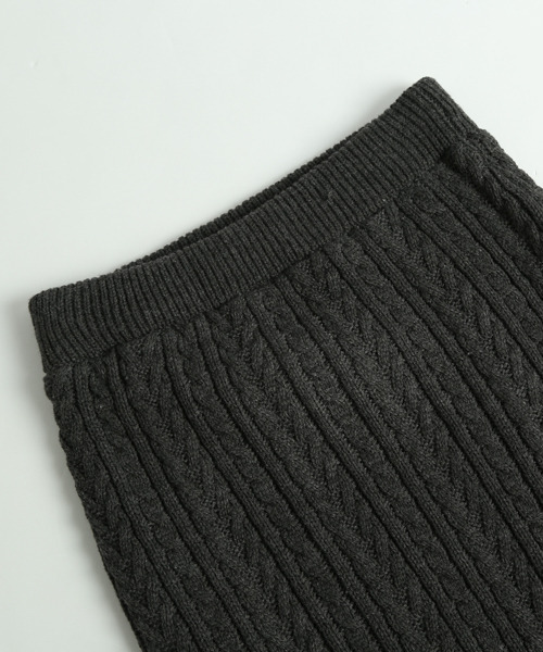 SUGAR BISKET（シュガービスケット）の「ケーブルニットセットアップ（ニット/セーター・レディース・ブラック/ブラウン/ダークグレー/スモークピンク/グレイッシュベージュ・M/L）」の12枚目の写真