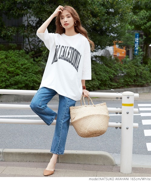 coca(coca)(コカ)の「ビックシルエットカレッジロゴTシャツ(Tシャツ/カットソー・レディース・ホワイト/ベージュ/チャコールグレー・ONE SIZE)」の4枚目の写真