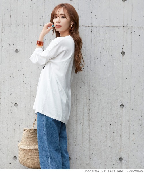 coca(coca)(コカ)の「ビックシルエットカレッジロゴTシャツ(Tシャツ/カットソー・レディース・ホワイト/ベージュ/チャコールグレー・ONE SIZE)」の7枚目の写真