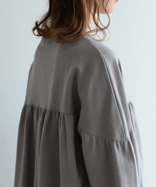 reca（レカ）の「ギャザーフレアカットソー（Tシャツ/カットソー・レディース・ミント/カーキ/ライトベージュ/グレイッシュベージュ/ブラック/パープル/ベージュ/アイボリー/ベージュ系その他・FREE）」の18枚目の写真