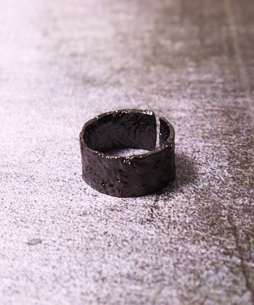 BAYBLO（ベイブロ）の「(EL)【ユニセックス】シルバー925 デザイン リング（リング・メンズ・シルバー系その他2/ゴールド/ゴールド系その他/その他7/シルバー系その他3/シルバー系その他5/ゴールド系その他2/ゴールド系その他3/ゴールド系その他4/ゴールド系その他5/ゴールド系その他6/ゴールド系その他7/シルバー系その他7/シルバー系その他/その他5/シルバー系その他6/ブラック系その他/その他2/シルバー系その他4/その他3/その他1/その他4/その他6/シルバー/ブラック系その他2・ONE SIZE）」の2枚目の写真