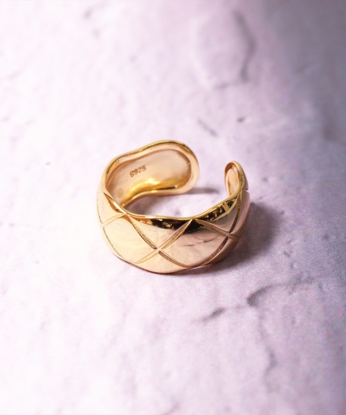 BAYBLO（ベイブロ）の「(EL)【ユニセックス】シルバー925 デザイン リング（リング・メンズ・シルバー系その他2/ゴールド/ゴールド系その他/その他7/シルバー系その他3/シルバー系その他5/ゴールド系その他2/ゴールド系その他3/ゴールド系その他4/ゴールド系その他5/ゴールド系その他6/ゴールド系その他7/シルバー系その他7/シルバー系その他/その他5/シルバー系その他6/ブラック系その他/その他2/シルバー系その他4/その他3/その他1/その他4/その他6/シルバー/ブラック系その他2・ONE SIZE）」の12枚目の写真