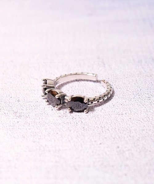 BAYBLO（ベイブロ）の「(EL)【ユニセックス】シルバー925 デザイン リング（リング・メンズ・シルバー系その他2/ゴールド/ゴールド系その他/その他7/シルバー系その他3/シルバー系その他5/ゴールド系その他2/ゴールド系その他3/ゴールド系その他4/ゴールド系その他5/ゴールド系その他6/ゴールド系その他7/シルバー系その他7/シルバー系その他/その他5/シルバー系その他6/ブラック系その他/その他2/シルバー系その他4/その他3/その他1/その他4/その他6/シルバー/ブラック系その他2・ONE SIZE）」の6枚目の写真