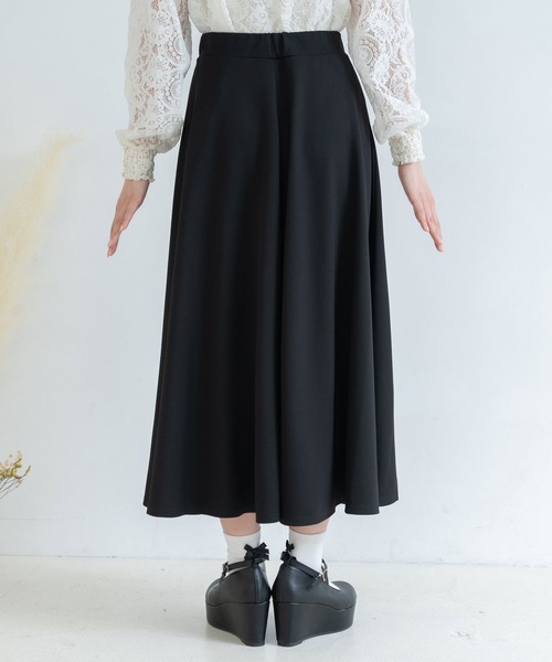 Newlyme（ニューリーミー）の「サーキュラーフレアマキシスカート（スカート・レディース・ネイビー/モカ/ブラック/ベージュ・MEDIUM/LARGE）」の14枚目の写真