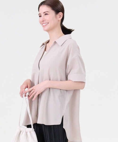 HONEYSUCKLE ROSE（ハニーサックルローズ）の「【HONEYSUCKLE ROSE】スキッパーシャツ（シャツ/ブラウス・レディース・ベージュ/ホワイト/ネイビー・M/L）」の13枚目の写真