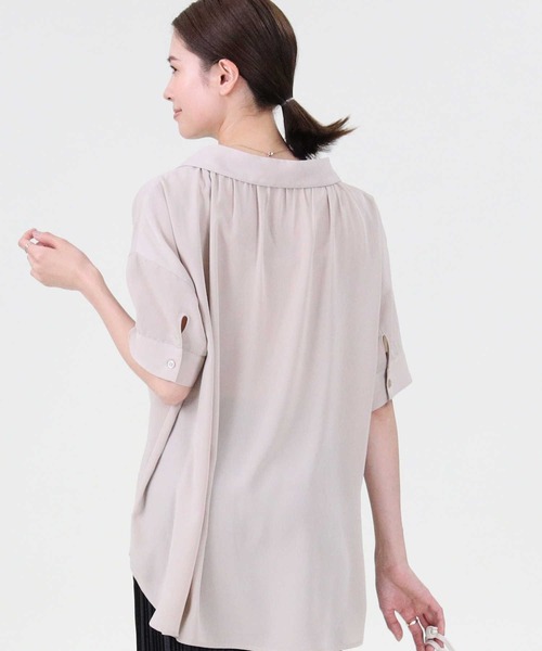 HONEYSUCKLE ROSE（ハニーサックルローズ）の「【HONEYSUCKLE ROSE】スキッパーシャツ（シャツ/ブラウス・レディース・ベージュ/ホワイト/ネイビー・M/L）」の14枚目の写真