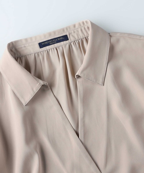 HONEYSUCKLE ROSE（ハニーサックルローズ）の「【HONEYSUCKLE ROSE】スキッパーシャツ（シャツ/ブラウス・レディース・ベージュ/ホワイト/ネイビー・M/L）」の21枚目の写真