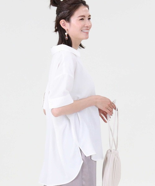 HONEYSUCKLE ROSE（ハニーサックルローズ）の「【HONEYSUCKLE ROSE】スキッパーシャツ（シャツ/ブラウス・レディース・ベージュ/ホワイト/ネイビー・M/L）」の8枚目の写真