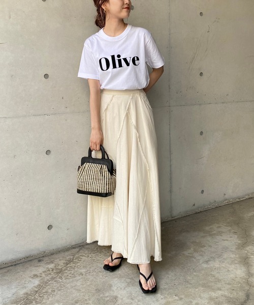 CAPRICIEUX LE'MAGE(カプリシューレマージュ)の「〈新色追加/ネイビー〉Olive Tシャツ(Tシャツ/カットソー・レディース・チャコールグレー/オフホワイト/グレイッシュベージュ/ネイビー・FREE)」の12枚目の写真