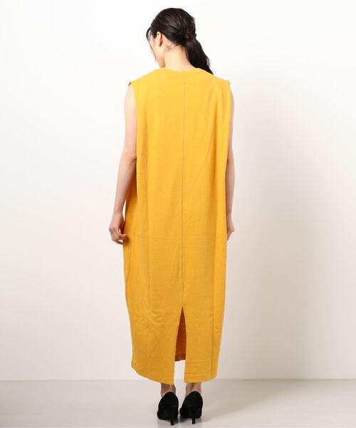 ADAM ET ROPE'（アダムエロペ）の「【アウトレット店舗・WEB限定】タックショルダーワンピース（ワンピース・レディース・グレー系その他/マスタード/チャコールグレー/レッド・FREE）」の5枚目の写真