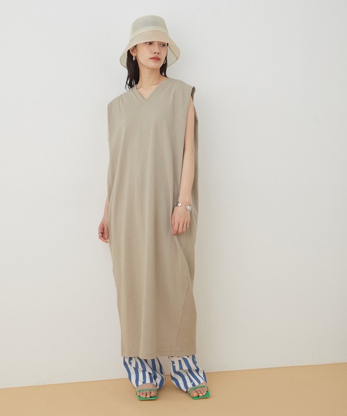 ADAM ET ROPE'（アダムエロペ）の「【アウトレット店舗・WEB限定】タックショルダーワンピース（ワンピース・レディース・グレー系その他/マスタード/チャコールグレー/レッド・FREE）」の9枚目の写真