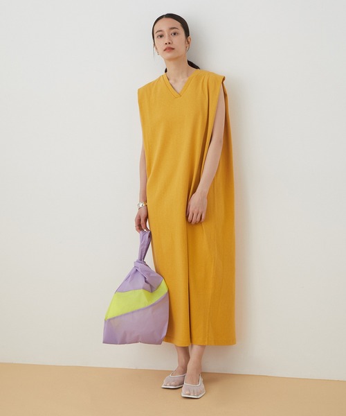 ADAM ET ROPE'（アダムエロペ）の「【アウトレット店舗・WEB限定】タックショルダーワンピース（ワンピース・レディース・グレー系その他/マスタード/チャコールグレー/レッド・FREE）」の10枚目の写真