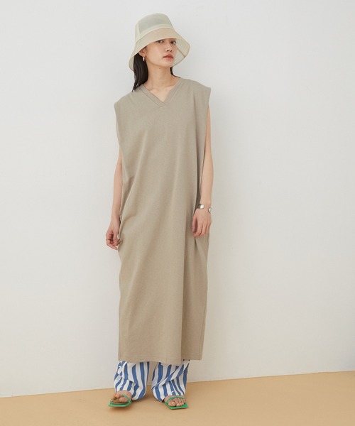 ADAM ET ROPE'（アダムエロペ）の「【アウトレット店舗・WEB限定】タックショルダーワンピース（ワンピース・レディース・グレー系その他/マスタード/チャコールグレー/レッド・FREE）」の19枚目の写真