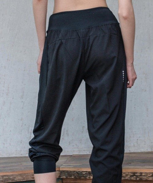 CHEATFULLDAYS（チートフルデイズ）の「フィットネス・ジョギング・ヨガウェア ジョガーパンツ（スポーツグッズ・レディース・ブラック/ネイビー・2L/S/M/L）」の7枚目の写真