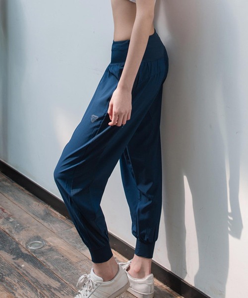 CHEATFULLDAYS（チートフルデイズ）の「フィットネス・ジョギング・ヨガウェア ジョガーパンツ（スポーツグッズ・レディース・ブラック/ネイビー・2L/S/M/L）」の11枚目の写真