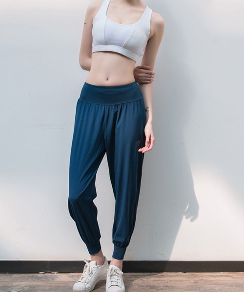 CHEATFULLDAYS（チートフルデイズ）の「フィットネス・ジョギング・ヨガウェア ジョガーパンツ（スポーツグッズ・レディース・ブラック/ネイビー・2L/S/M/L）」の9枚目の写真