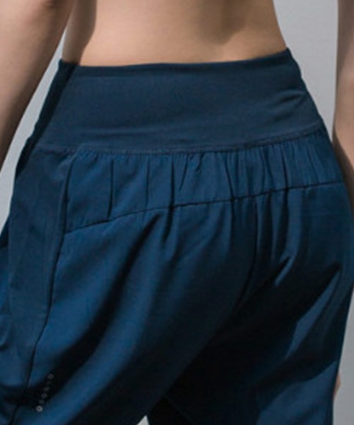 CHEATFULLDAYS（チートフルデイズ）の「フィットネス・ジョギング・ヨガウェア ジョガーパンツ（スポーツグッズ・レディース・ブラック/ネイビー・2L/S/M/L）」の13枚目の写真