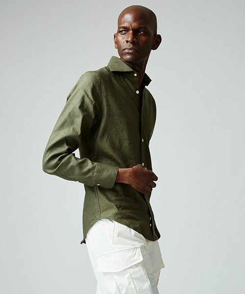 1 piu 1 uguale 3（ウノピゥウノウグァーレトレ）の「PLAIN（シャツ/ブラウス・メンズ・ホワイト/ブラック/ネイビー/カーキ・Ⅲ/Ⅳ/Ⅵ/Ⅴ/Ⅶ/Ⅷ）」の18枚目の写真