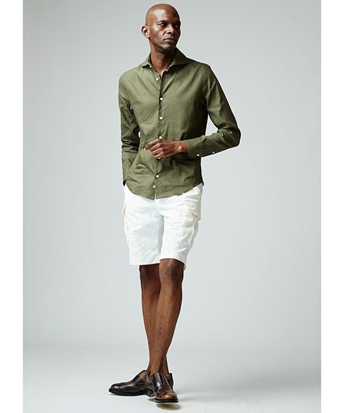 1 piu 1 uguale 3（ウノピゥウノウグァーレトレ）の「PLAIN（シャツ/ブラウス・メンズ・ホワイト/ブラック/ネイビー/カーキ・Ⅲ/Ⅳ/Ⅵ/Ⅴ/Ⅶ/Ⅷ）」の19枚目の写真