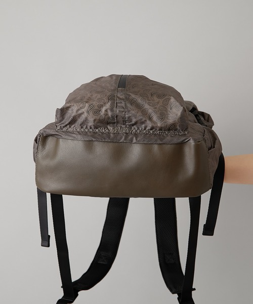 BURLAP OUTFITTER(バーラップアウトフィッター)の「BURLAP OUTFITTER(バーラップアウトフィッター)×ear ペイズリー柄レザーフラップリュック(バックパック/リュック・レディース・ブラック×カーキ・FREE)」の22枚目の写真