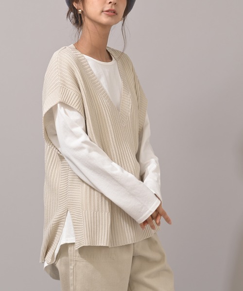 rps（アールピーエス）の「変わり編みＢＩＧベスト（ベスト・レディース・ベージュ/チャコールグレー・M）」の2枚目の写真