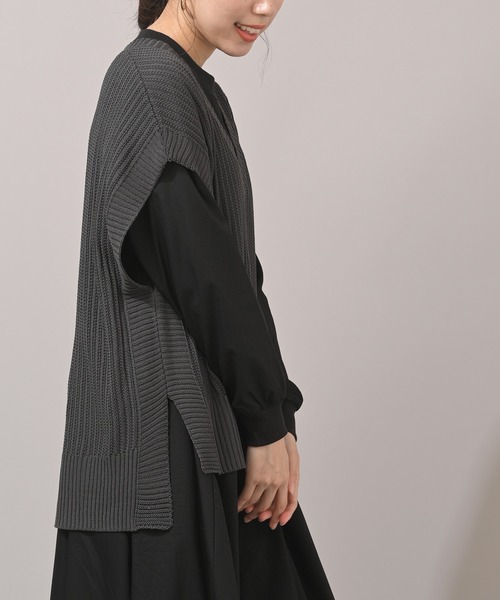 rps（アールピーエス）の「変わり編みＢＩＧベスト（ベスト・レディース・ベージュ/チャコールグレー・M）」の12枚目の写真