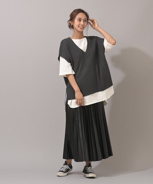 rps（アールピーエス）の「変わり編みＢＩＧベスト（ベスト・レディース・ベージュ/チャコールグレー・M）」の22枚目の写真