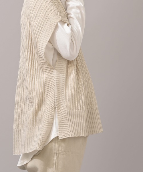 rps（アールピーエス）の「変わり編みＢＩＧベスト（ベスト・レディース・ベージュ/チャコールグレー・M）」の8枚目の写真