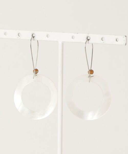 COMMON WARE(コモンウェアー)の「PZM:Shell 揺れるフック シェル ピアス(ピアス(両耳用)・レディース・F/G/H・FREE)」の6枚目の写真
