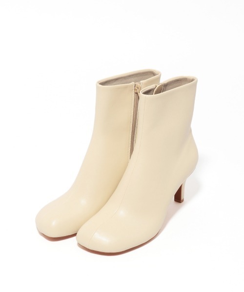 LOWRYS FARM（ローリーズファーム）の「オブリークヒールブーツ　215673（ブーツ・レディース・アイボリー/ブラック・MEDIUM/LARGE）」の13枚目の写真