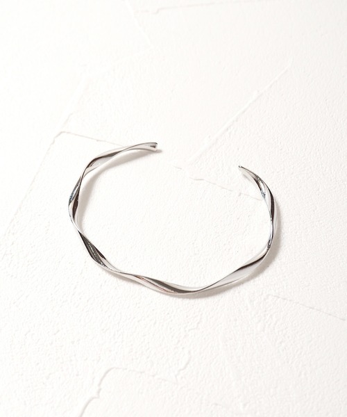 Crisp(クリスプ)の「ツイストバングル(バングル/リストバンド・レディース・シルバー/ゴールド・FREE)」の2枚目の写真