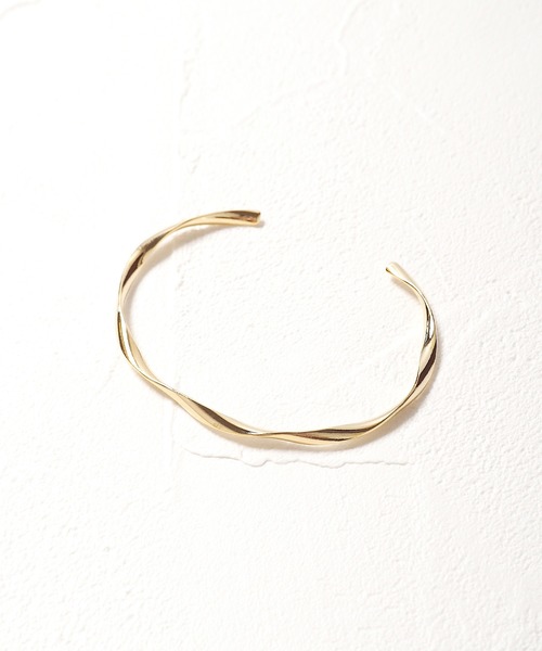 Crisp(クリスプ)の「ツイストバングル(バングル/リストバンド・レディース・シルバー/ゴールド・FREE)」の1枚目の写真