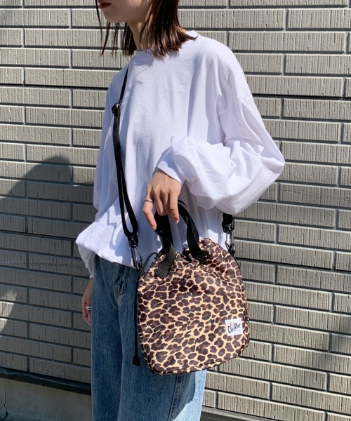 CLEA(クレア)の「Drifter(ドリフター) / DRAWSTRING POUCH(ショルダーバッグ・レディース・ブラック/ベージュ/レオパード/パイソン・FREE)」の7枚目の写真