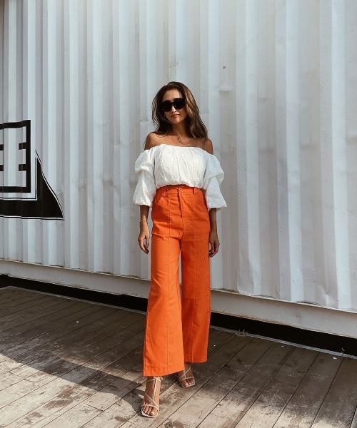 esutoreja(エストレジャ)の「センターステッチカラーストレートパンツ(その他パンツ・レディース・オレンジ/ブラック/イエロー・S/M)」の5枚目の写真