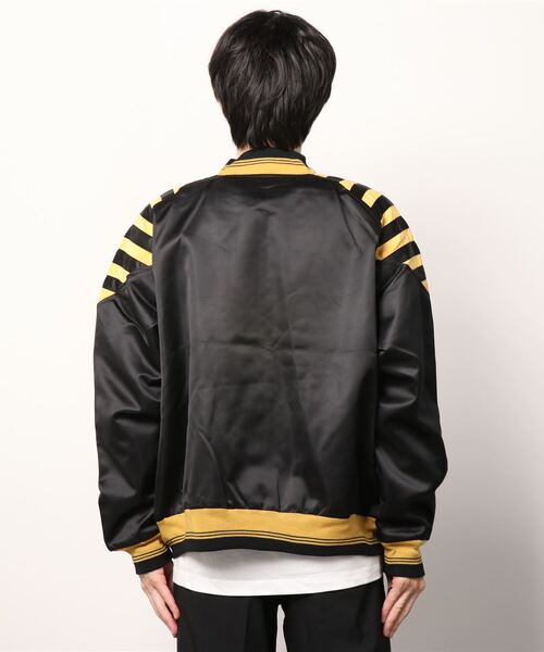 Levi's（リーバイス）の「LEVI'S(R) VINTAGE CLOTHING ボンバージャケット STRIPED BLACK GOLD（ブルゾン・メンズ・マルチ・S/M/L/XL）」の3枚目の写真
