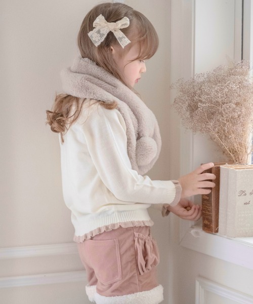 Catherine Cottage（キャサリンコテージ）の「ポンポンファーマフラー　L（マフラー・キッズ・ベージュ/グレー/オフホワイト/アイボリー/ライラック/スモークピンク・L）」の12枚目の写真