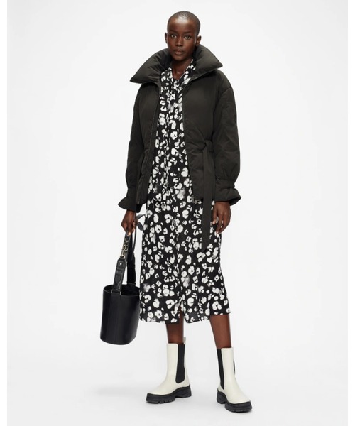 Ted Baker(テッドベーカー)の「ALEXIII ベルト付き パファージャケット(ダウンジャケット/コート・レディース・ホワイト/ブラック・1/2/3/0)」の16枚目の写真