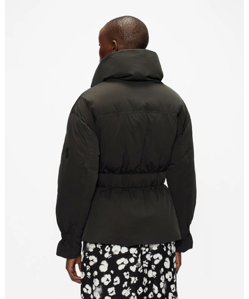 Ted Baker(テッドベーカー)の「ALEXIII ベルト付き パファージャケット(ダウンジャケット/コート・レディース・ホワイト/ブラック・1/2/3/0)」の17枚目の写真